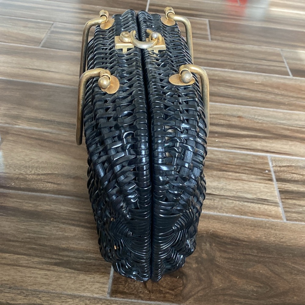 🛍️Adorable Custom Made Black Woven Handbag With Gold Details! - Picture 15 of 15